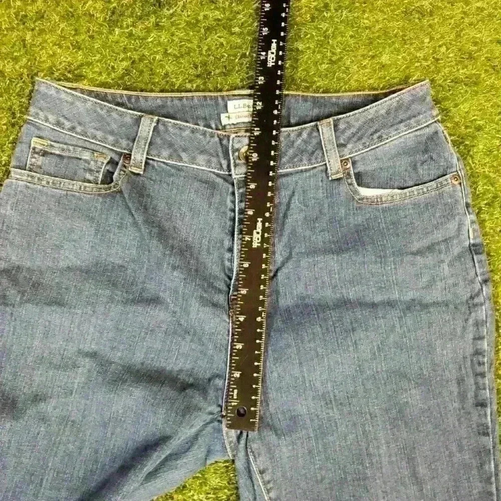 L.L. Bean Women's Classic Fit Bootcut Jeans Size 12MT Medium Wash High Rise - Picture 7 of 8
